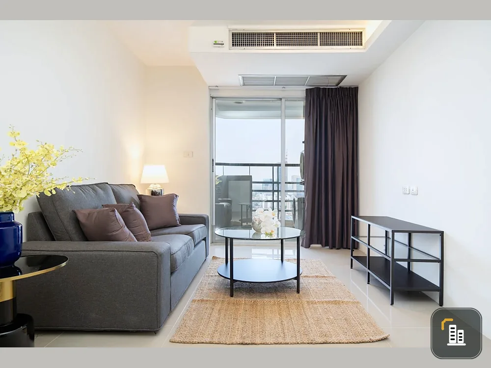 For rent or sale: The Waterford Diamond Sukhumvit 30/1, very high floor, city view, spacious area, hurry and reserve now.