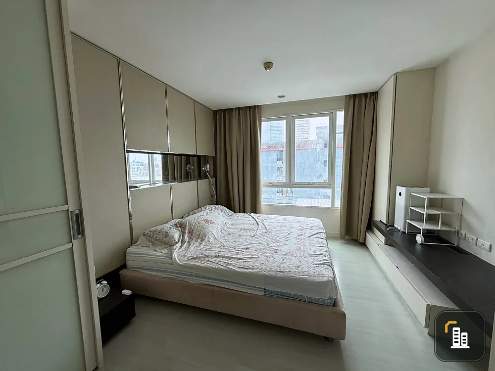 Condo for sale:rent The Bangkok Sathorn-Taksin. Ready to move in. Plenty of usable space. Great price. Hurry and become the owner today!