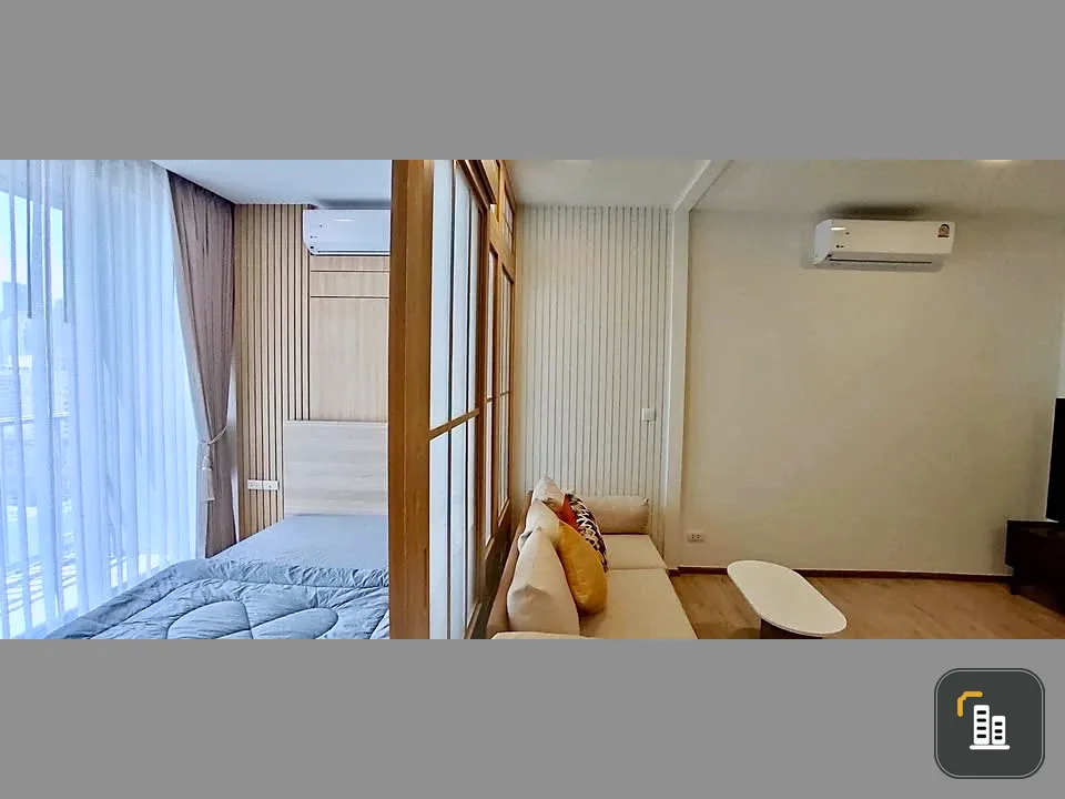 XT Phayathai for rent, has a balcony, no blocked view, the building next door is not on the school side, spacious living room, decorated in a minimali