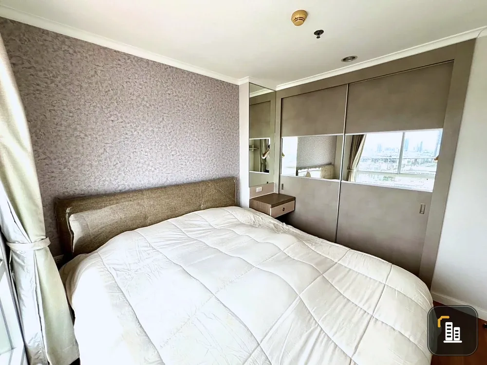 For sale: Lumpini Park Riverside - Rama 3, beautiful room, high floor, full river view, with gorgeous wallpaper. Don't miss it!