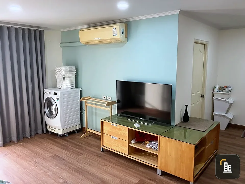 For sale: Lumpini Ville Ramintra - Lak Si, 11th floor, corner unit, very spacious living space, blue tone, easy on the eyes, reserve now!
