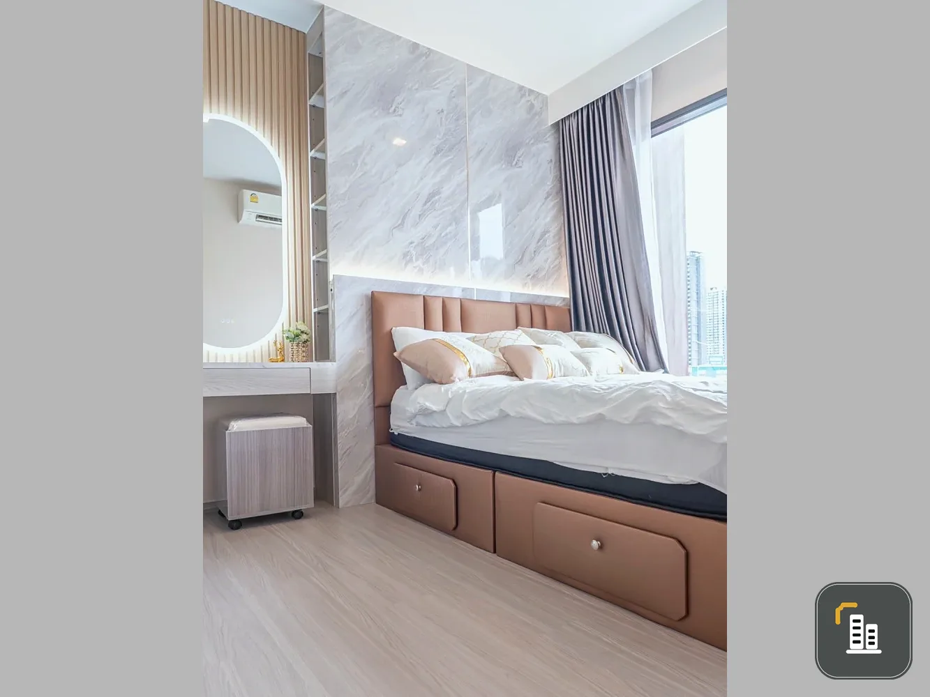 For rent: Life Asoke Hype, Makkasan Expressway view, cool breeze, no blockage, beautiful built-in decoration throughout the room. Reserve now, get it