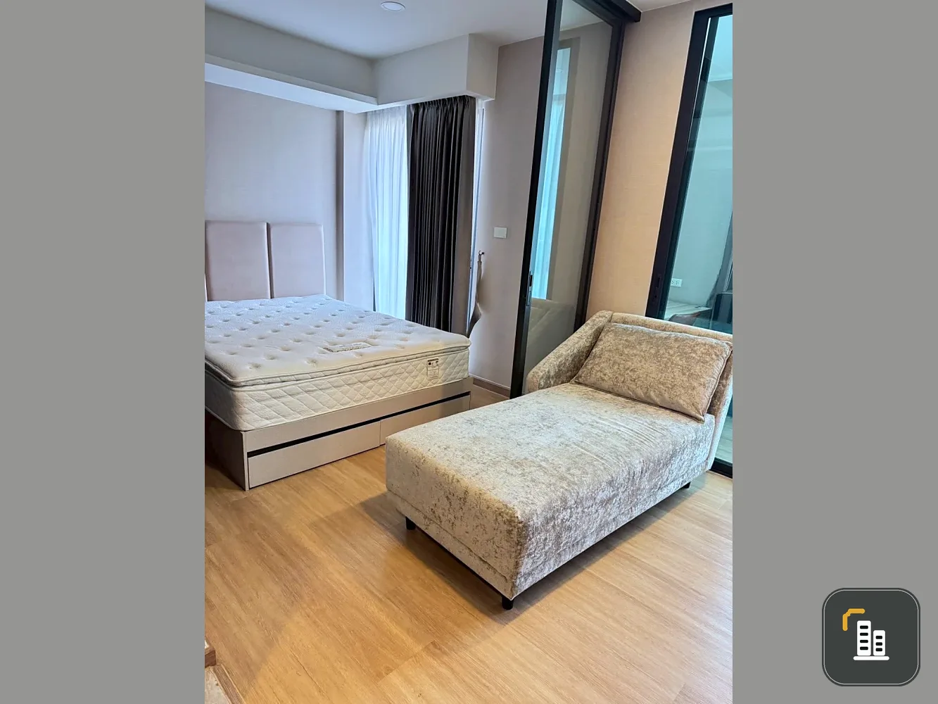 For sale or rent: LLOYD Soonvijai-Thonglor, 1-bedroom plus unit with a separate window and corner unit, very private. Reserve now!