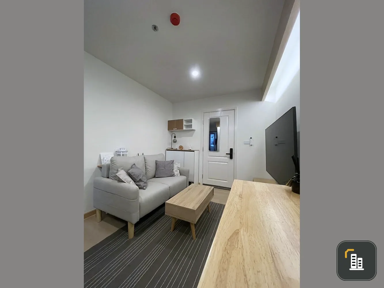 Terra Residence for rent, a lovely room with complete decorations. Interested in booking now, don't miss out!