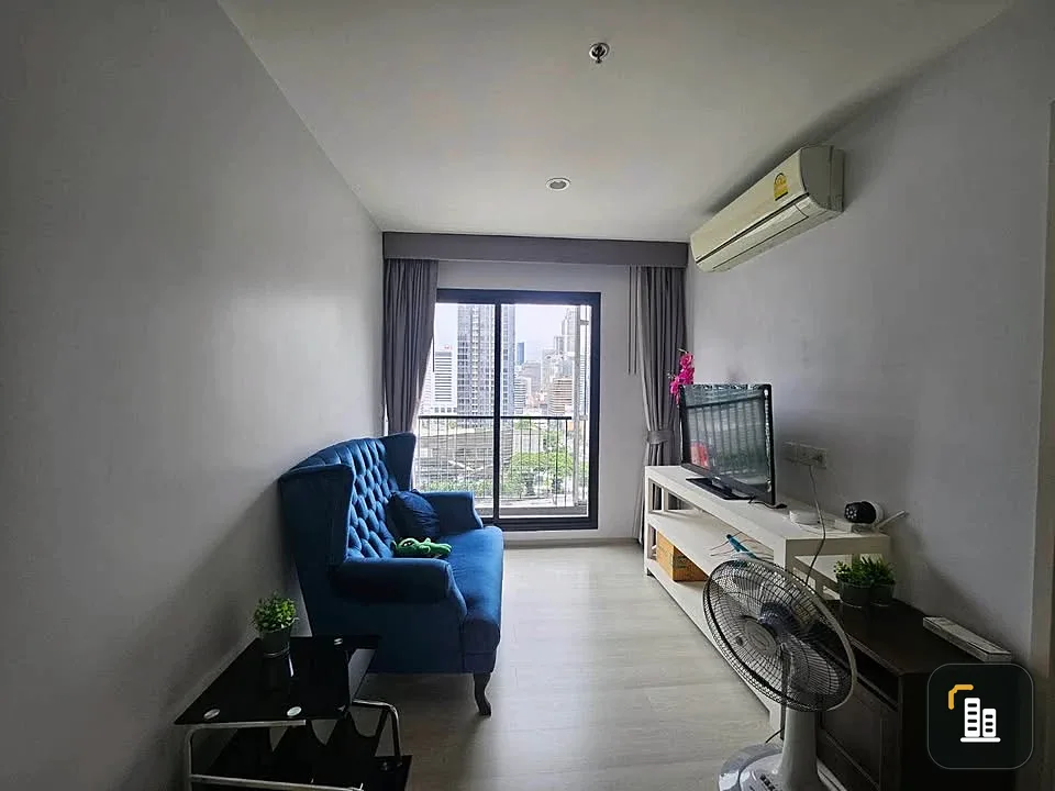 Urgent sale! Life Asoke, 2 bedrooms, 2 bathrooms, 17th floor, high view. Come and reserve yours today. Don't delay.