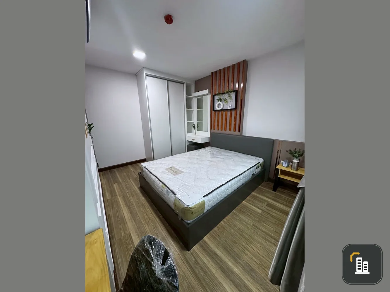 The Harmonest Condo for sale, beautifully decorated room in cool tones, comes with complete furniture, high ceilings, hurry and reserve now!