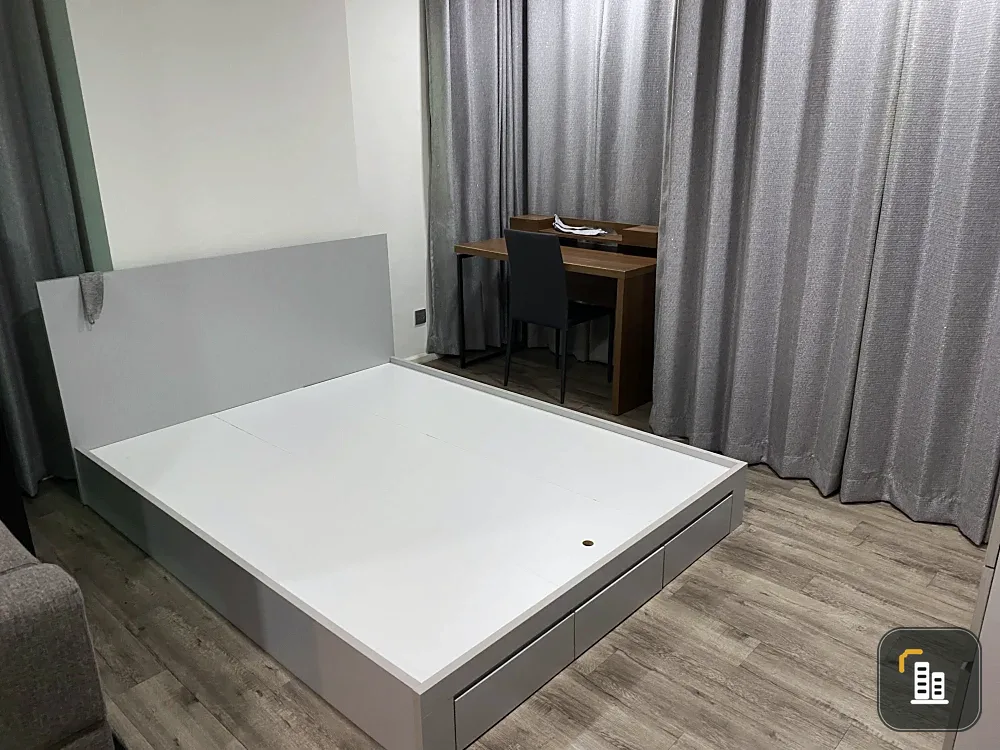 Condo for rent at Modiz Interchange, 5th floor, corner unit, fully furnished, ready to move in. Don't miss out!!