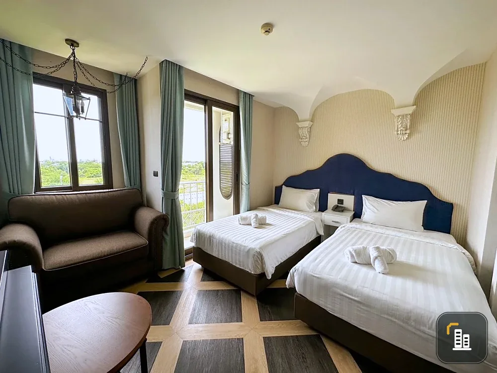 For sale: Espana Condo Resort Pattaya, 5th floor, pool view, fully furnished, reserve now, don't miss out!