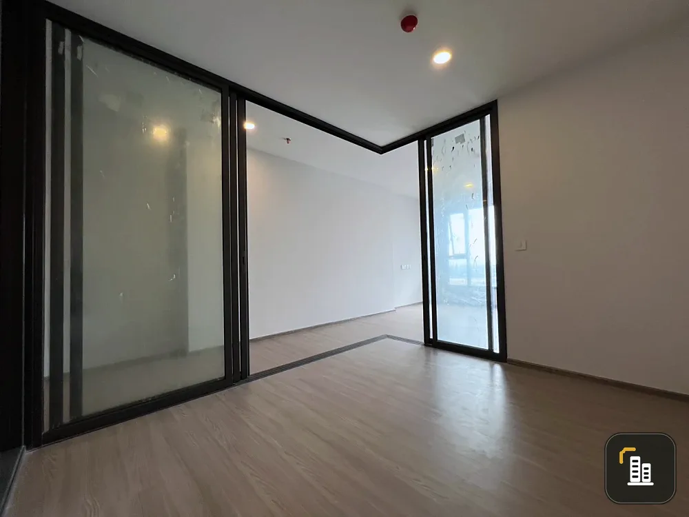 For rent: Aspire Sukhumvit - Rama 4, 30th floor, 180 degree view of the Chao Phraya River, very good view, I tell you you must not miss it.