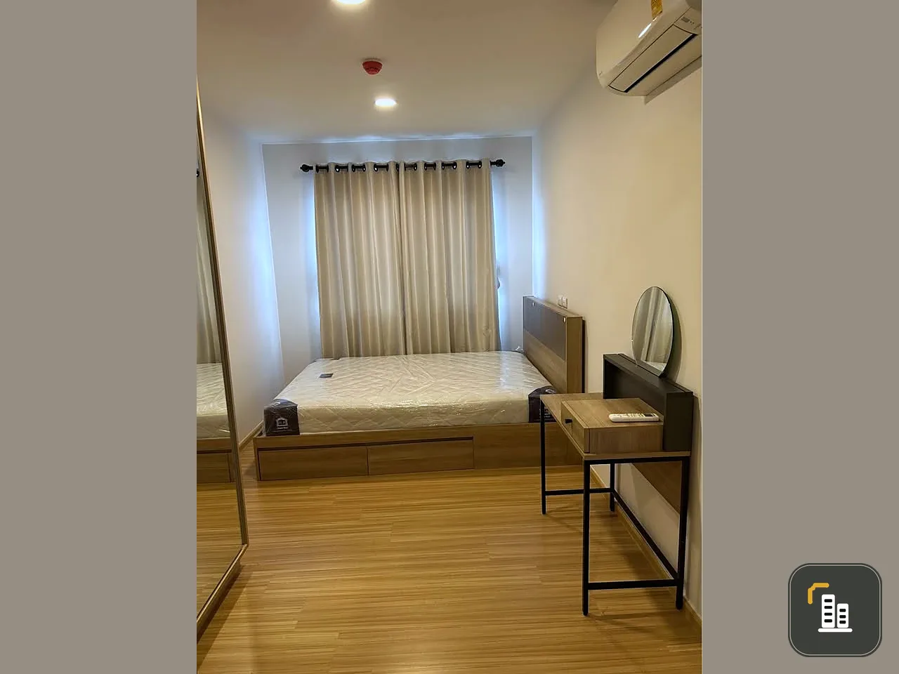 For sale: Chewathai Hallmark Lat Phrao-Chokchai 4. Fully furnished with appliances and furniture. Just bring your bags and move in!