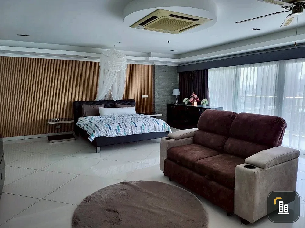 For sale View Talay Jomtien Condominium 1-8, spacious rooms, lots of usable space, good location, beautiful view, don't miss it.