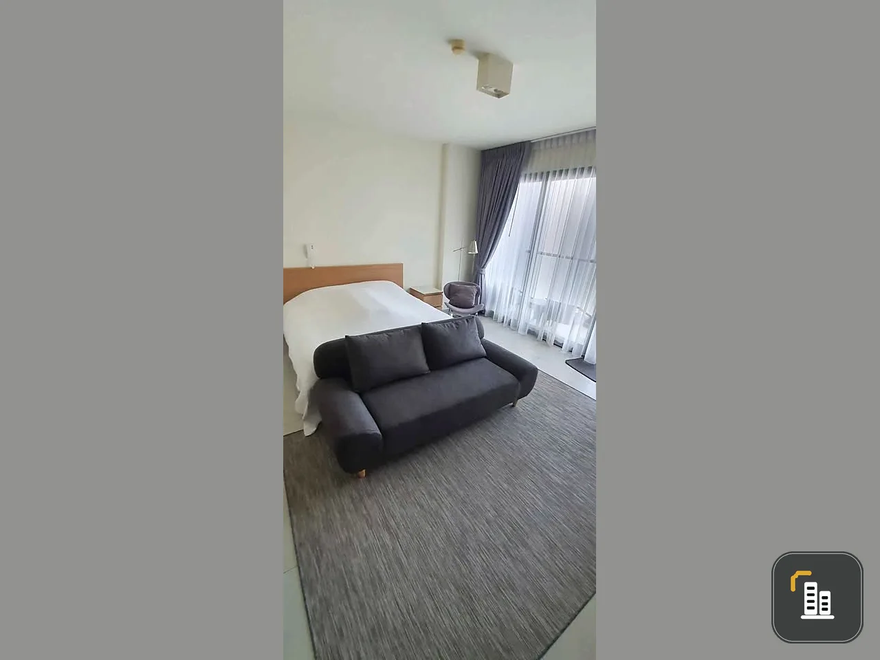 For rent: Zire Wongamat, corner room with privacy, good location, comes with complete facilities, reserve now!