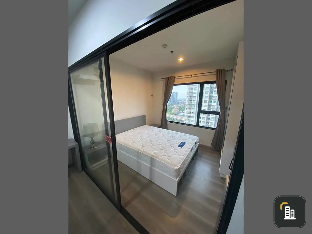 Sale Aspire Sathorn-Taksin, 20th floor, north, city view, fully furnished, if interested, move quickly.