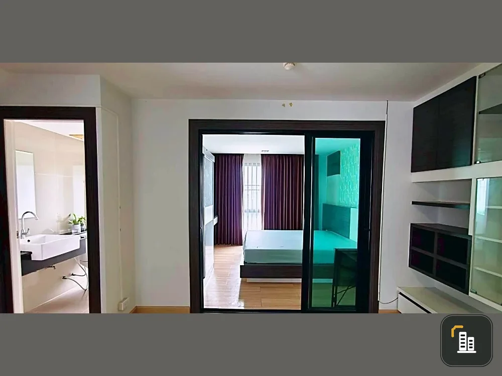 For sale: Living Avenue Bangsaen, a lovely room on the 7th floor with beautiful wallpaper. Comes fully furnished. Reserve now!