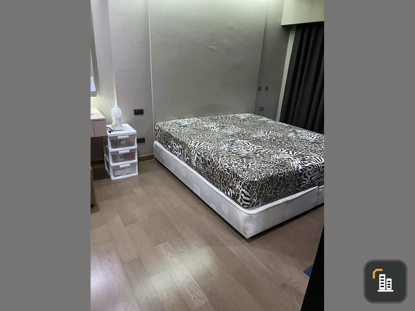 Urgent sale! Thru Thonglor Condo, large room, comfortable living, plenty of living space. Come and reserve yours today!