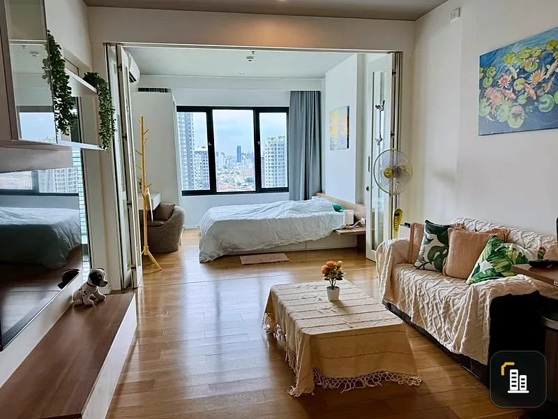 Condo for sale/rent: Blox 77. Spacious, ready-to-move-in unit, fully furnished, high floor, comfortable living. Reserve now!