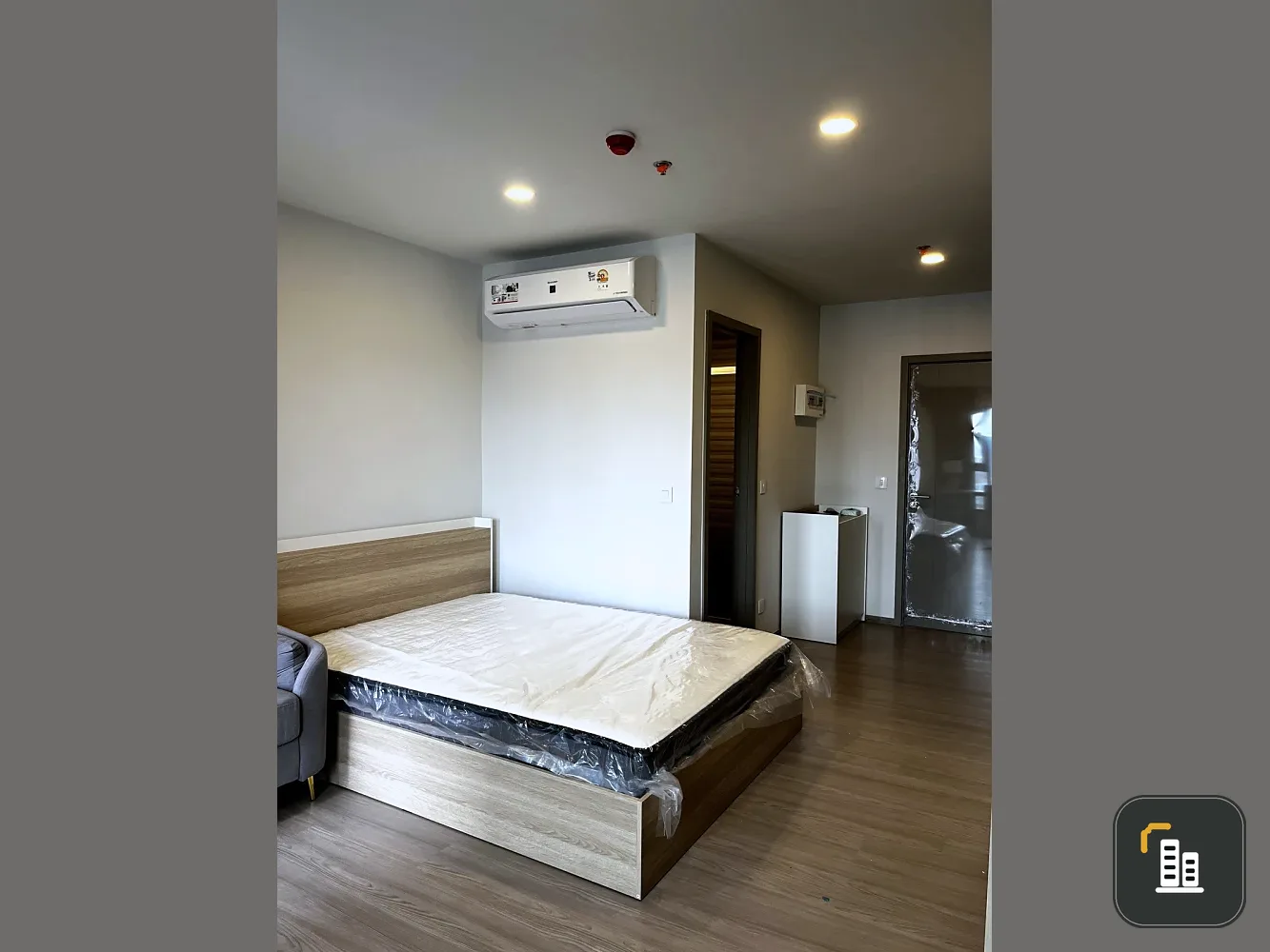 For rent: Aspire Sukhumvit - Rama 4, 17th floor, fully furnished, nice room, just bring your bags and move in!