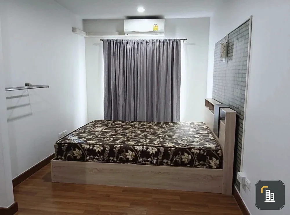 For sale: Regent Home Bang Son, 16th floor, Building C, swimming pool view, very good location, hurry and reserve before it's too late.