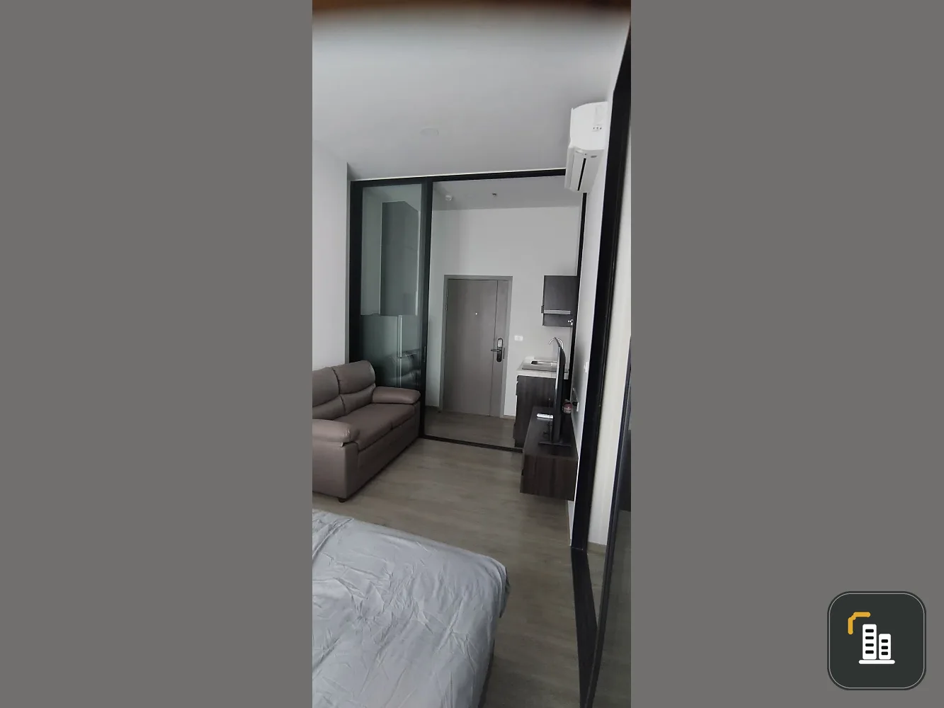 For rent: Origin Plug & Play Ramintra, 1 bedroom, has a walk-in closet, just bring your bags and move in.