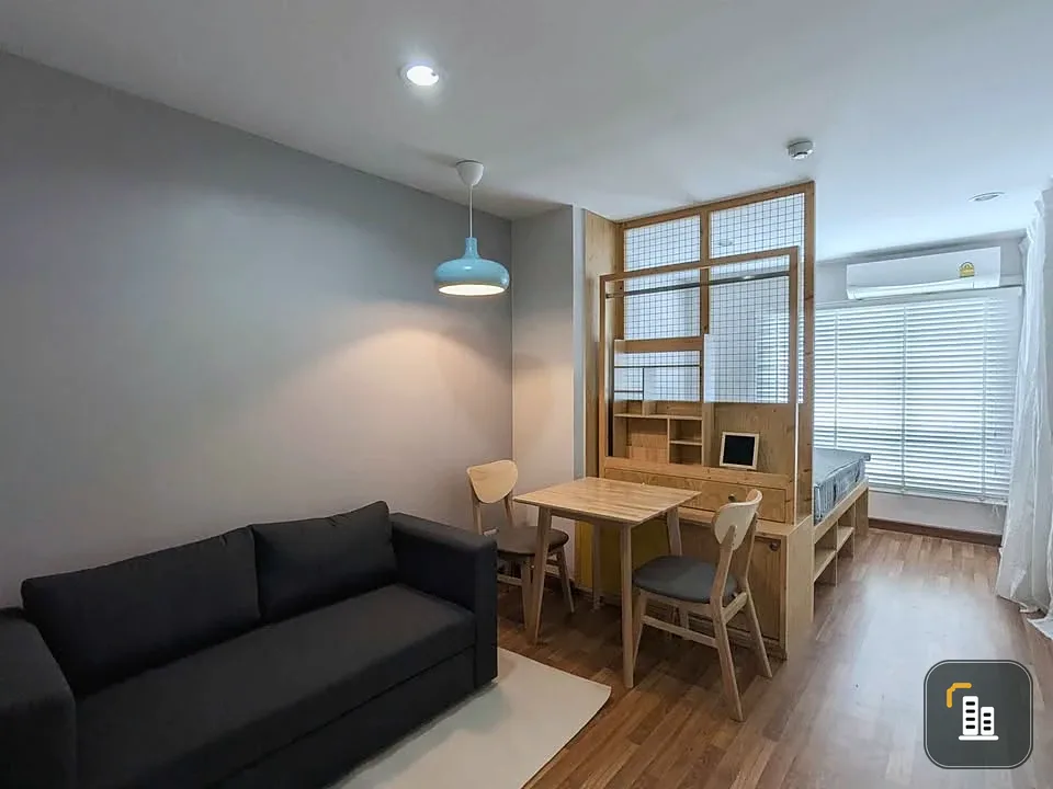 For rent: Regent home Sukhumvit 81, Studio room with a partition separating the bedroom area, fully furnished, reserve now.