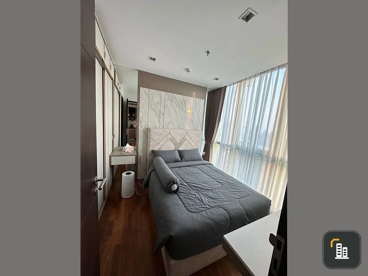Wish Signature Midtown Siam for sale, a lovely room with a quality built-in headboard and a private lift. Reserve now!