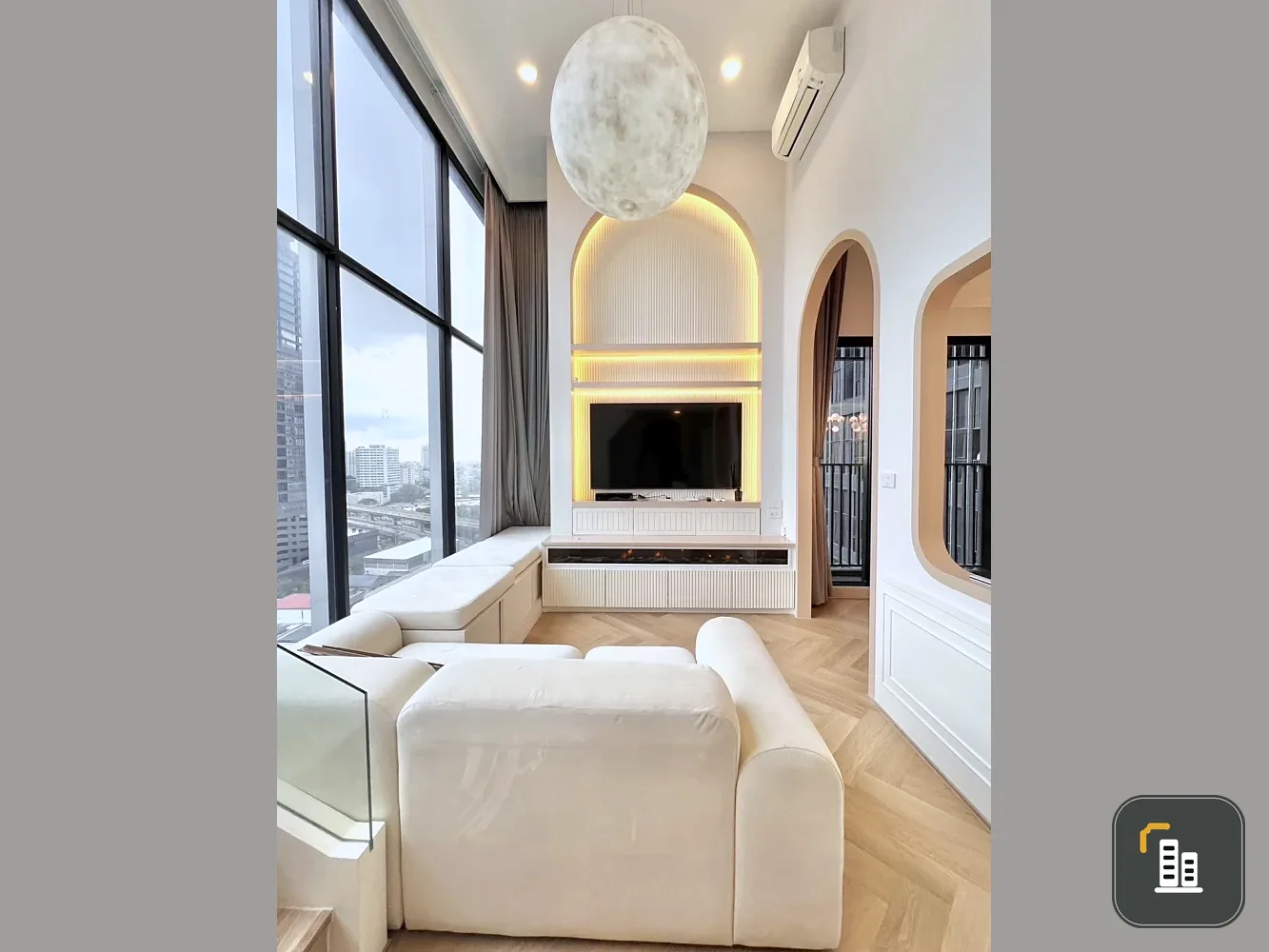 Knightbridge Space Ratchayothin for rent, spacious room with plenty of usable space. Hurry and reserve now, don't delay.