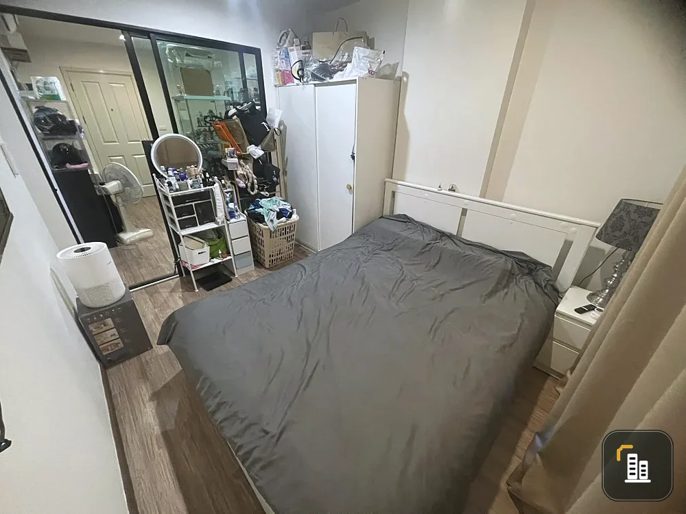 For sale: Hi Sutthisan, a lovely room in a great location. Comes fully furnished and equipped with appliances. Just bring your bags and move in!