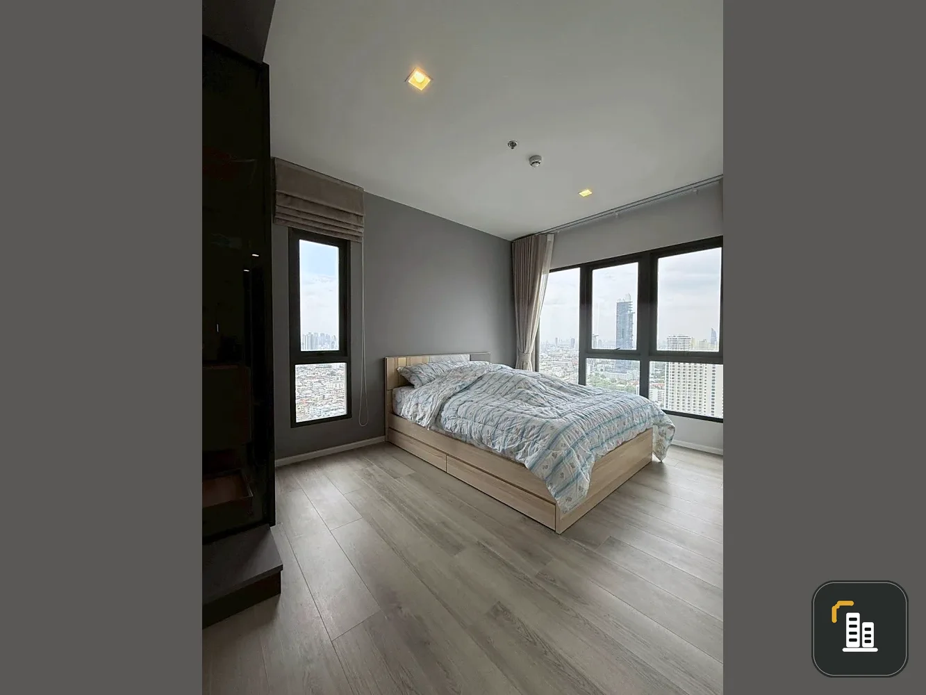 For sale: The Key Rama 3, 2 bedrooms, 2 bathrooms, 34th floor, high view, fully furnished and equipped with appliances. Come and reserve now!