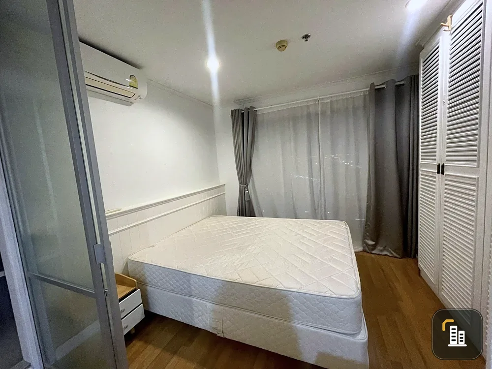 For rent: Lumpini Place Ramintra-Lak Si. Spacious room with partitioned bedroom. Built-in large wardrobe. Sofa bed, made to order, size 2 meters.