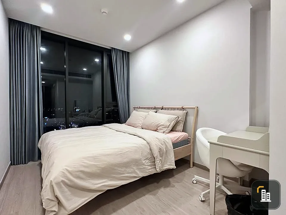Condo for rent: One 9 Five Asoke-Rama 9. Big room, comfortable living, lots of usable space. Come and reserve now. Don't miss out!