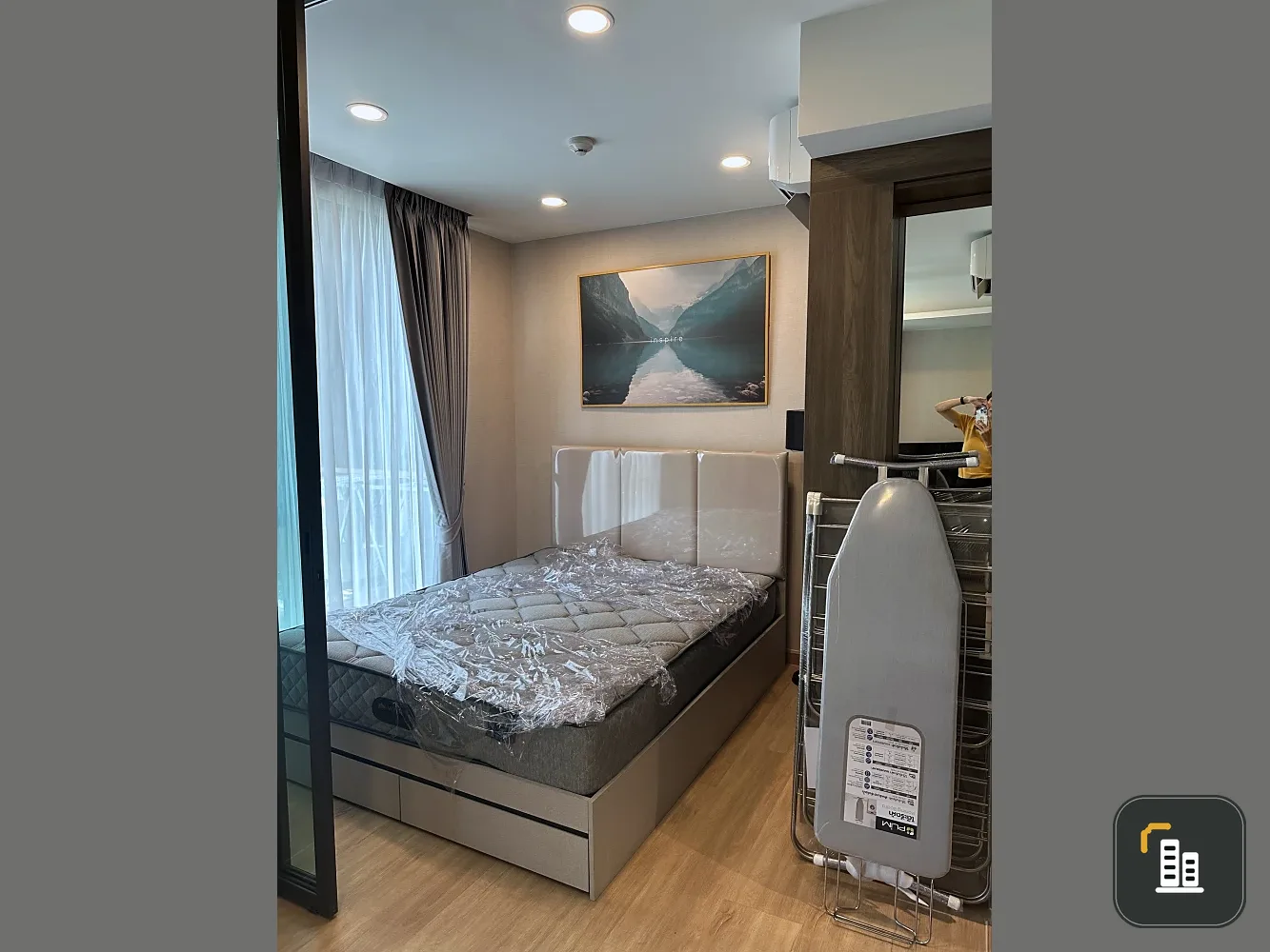For rent condo LLOYD SOONVIJAI-THONGLOR, room ready to move in, complete with amenities, hurry and reserve now, don't miss out!