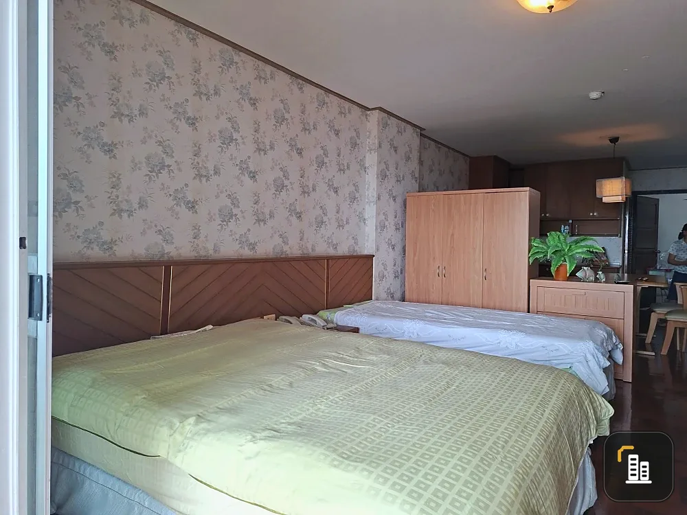 Park Beach Studio for sale, lots of usable space, great location, beautiful sea view, no blocking, hurry and reserve now!