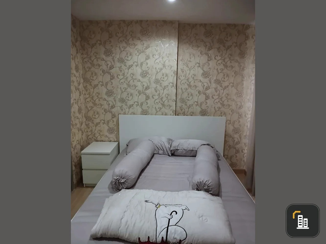 For sale: A Plus 2 Rattanathibet with beautiful wallpaper throughout the room. Fully furnished. Interested in owning one? Reserve now!