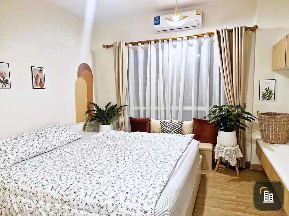 For rent: The Room Rathcada-Ladprao, spacious room, comfortable living, fully furnished, reserve now.