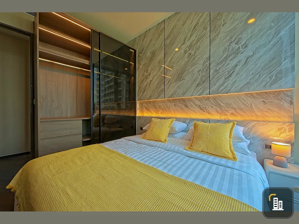 For sale or rent: The Esse Sukhumvit 36, beautifully decorated room with superb built-in furniture, great location, beautiful view, reserve now!