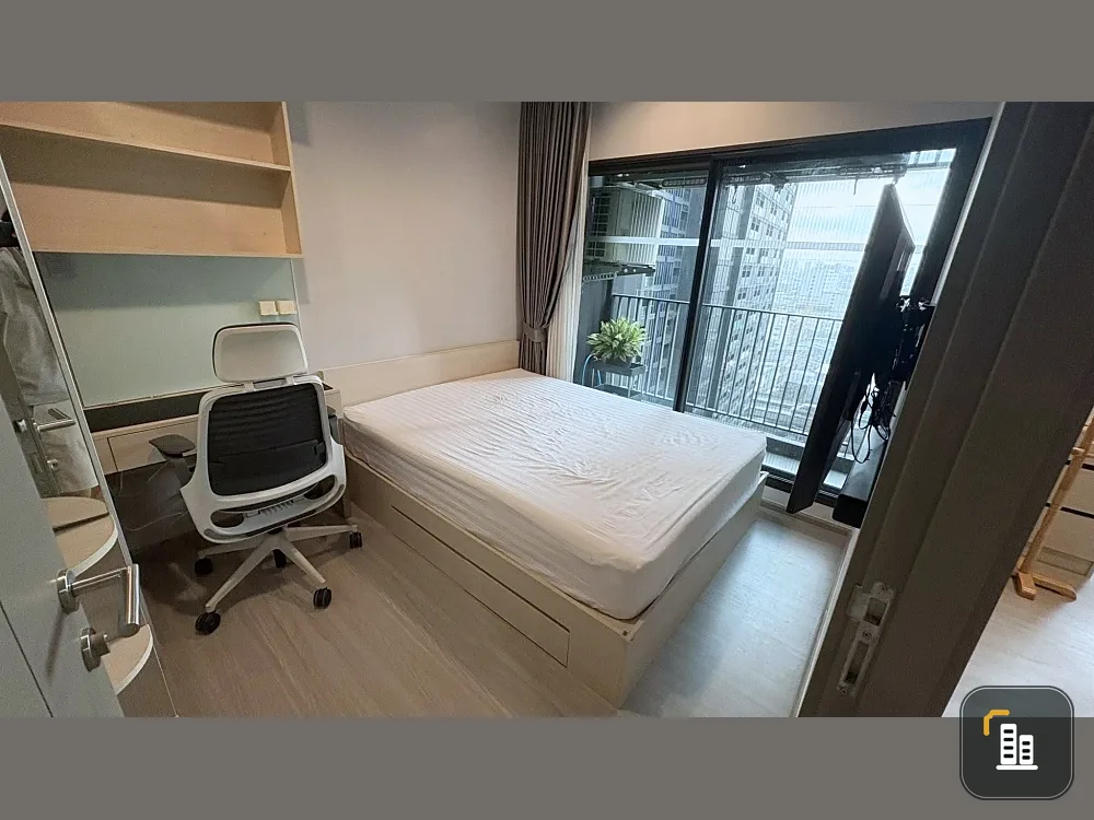 For sale: Life Asoke-Rama 9, high floor, spacious room, comfortable living, hurry and reserve now.