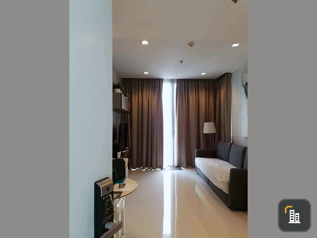 For rent: Nara 9 by Eastern Star, corner room, not crowded, decorated in a neutral tone, comes with complete furniture, reserve now.
