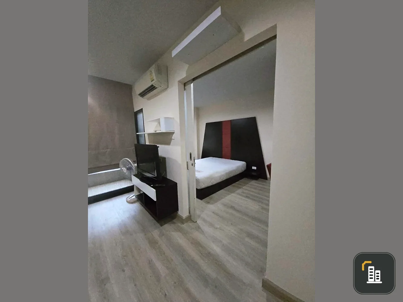 For rent: Baan Nawathara, fully furnished with furniture and appliances, ready to move in.