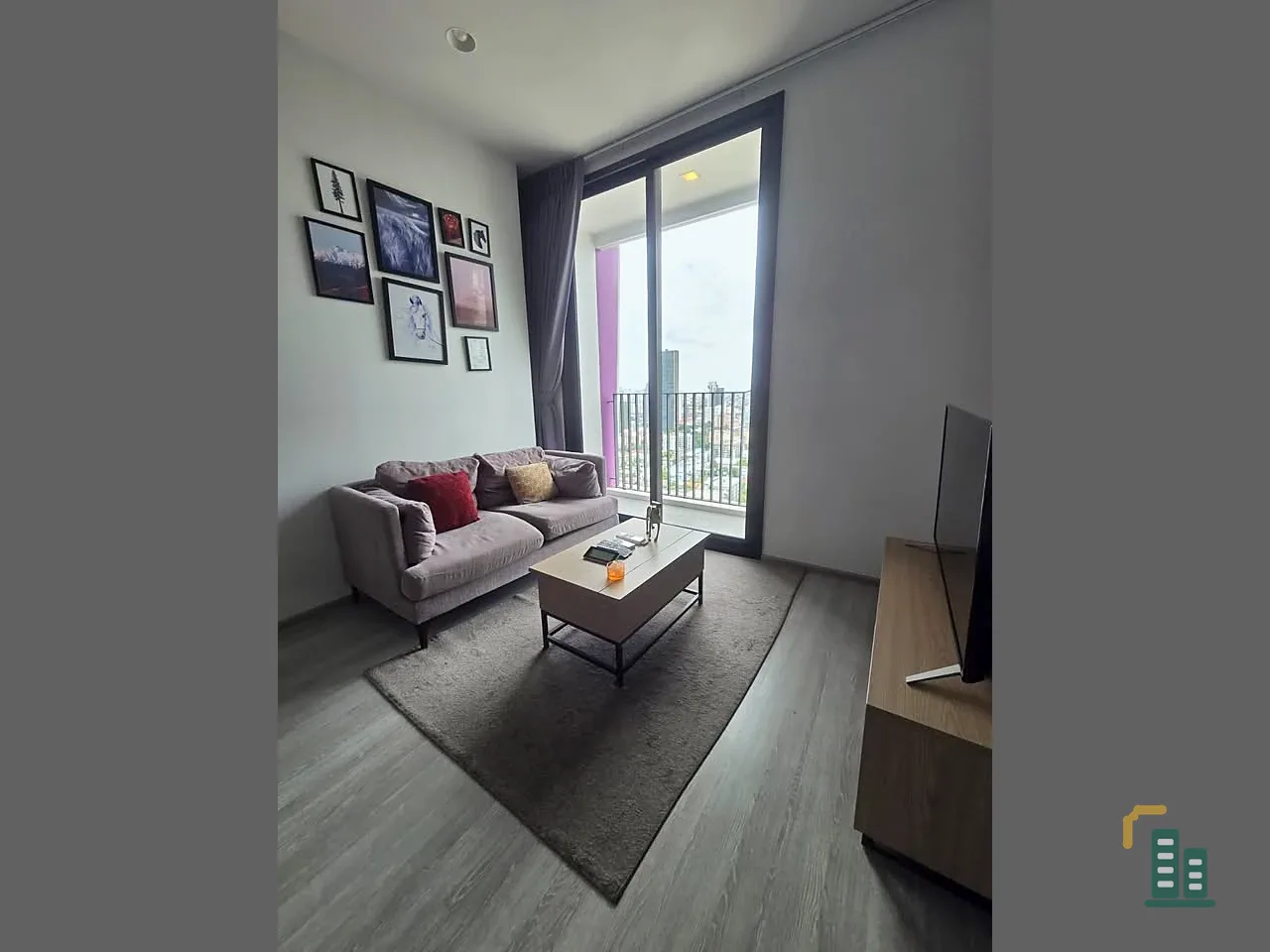XT Ekkamai for rent, corner room, 270 degree city view, facing north, interested, reserve now.