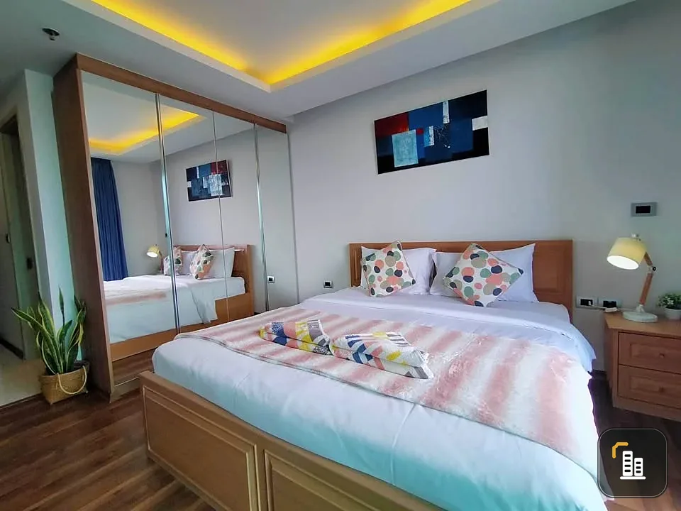For sale or rent: The Peak Towers Pattaya. A lovely room with a cool theme. Great location. Fully furnished. Reserve now!