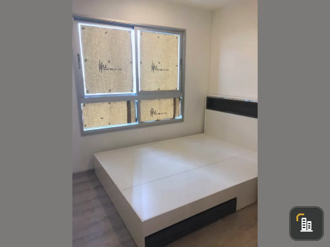 Urgent sale, Chewathai Petchkasem 27, spacious room, furnished, ready to move in. Complete electrical appliances. Don't miss it. Book now.