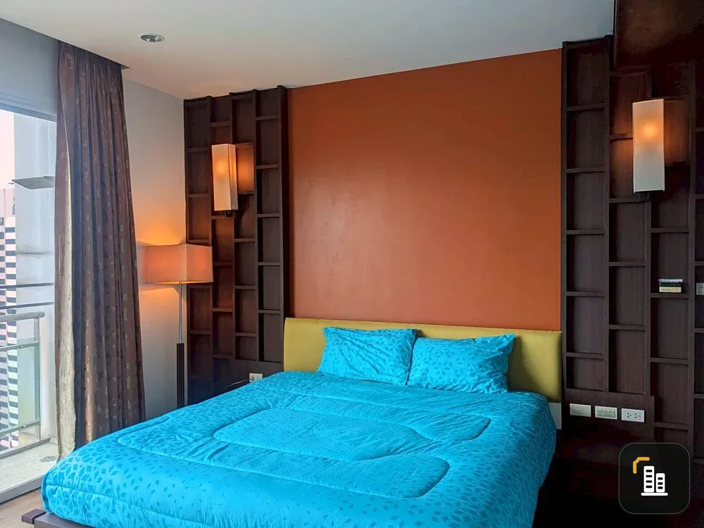 For sale: The Prime 11, very quiet!! Spacious, fully furnished, corner unit, not crowded. Interested? Reserve now!