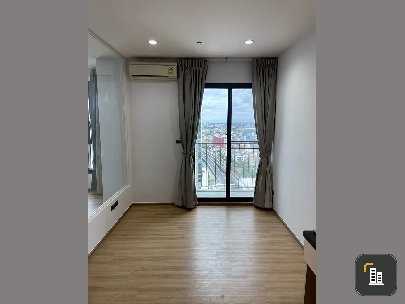 Fuse Sathorn-Taksin for sale, beautiful view, 25th floor, very good location, 1 bedroom, 1 multipurpose room, don't miss it.