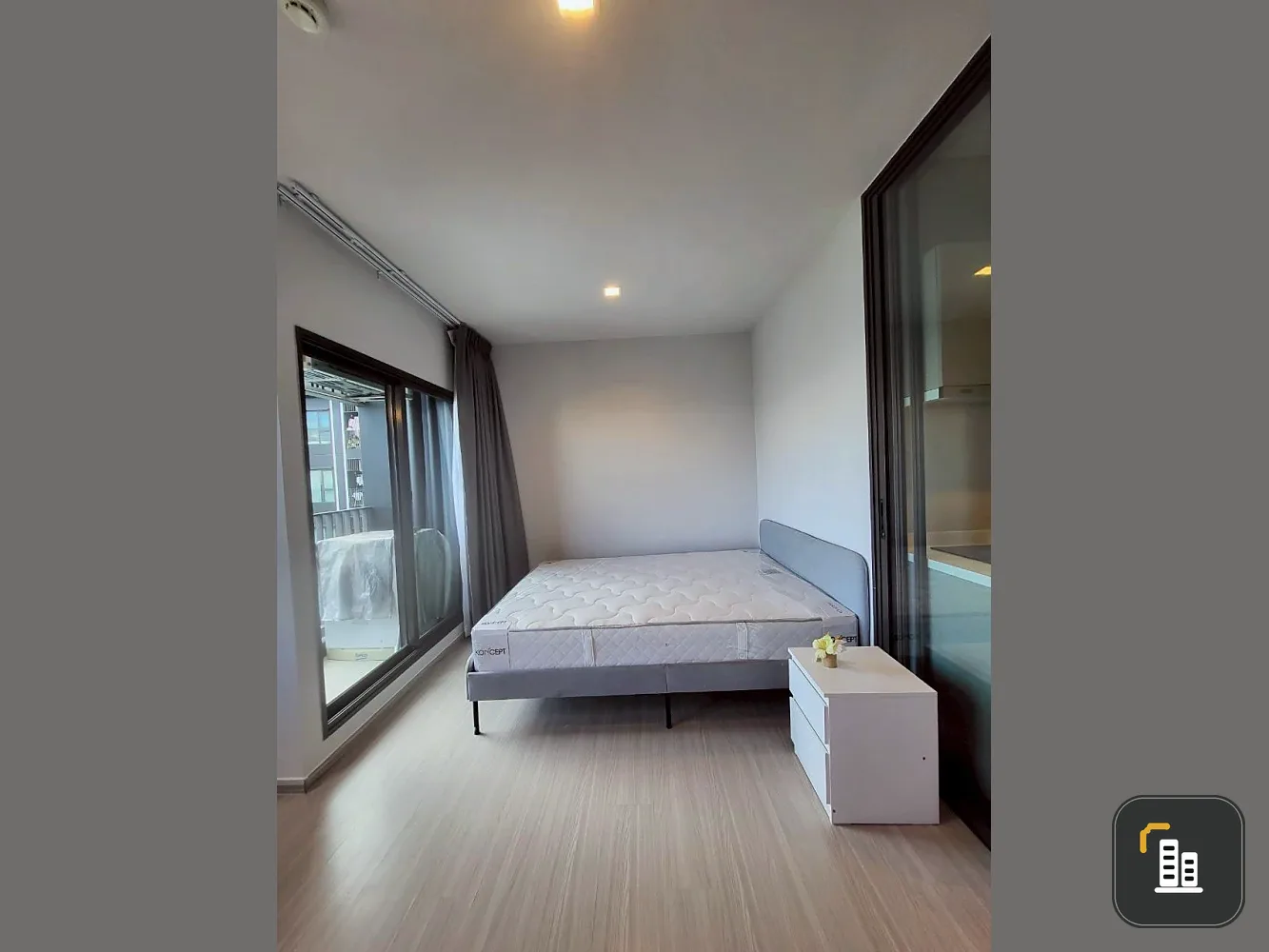 For rent: Life Asoke-Rama 9, studio room, fully furnished and equipped with appliances. Just bring your bags and move in!