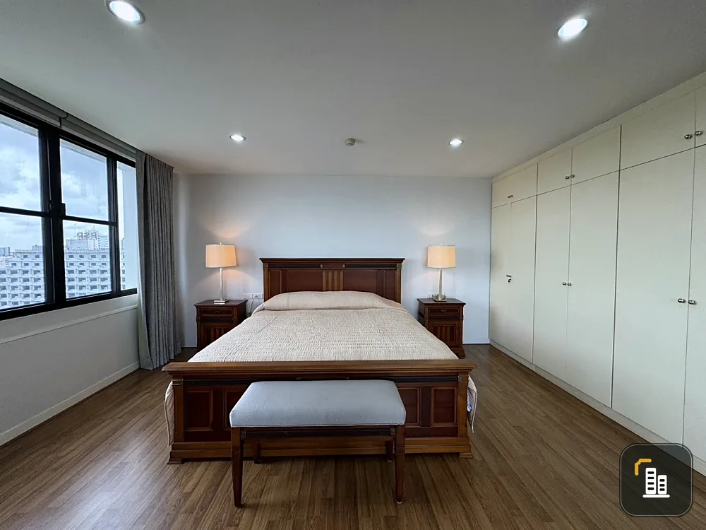 For rent!! Riverine Place Condominium, 12th floor, prime location, convenient transportation, fully furnished, ready to move in. Reserve now!!
