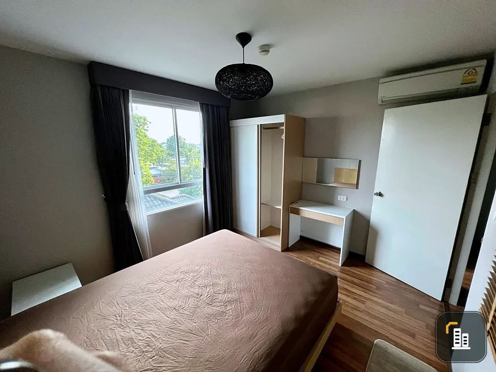 For sale: U Ratchayothin (Phahonyothin 32). The room is nicely decorated and has wallpaper all around. Hurry and reserve now. Don't miss out!