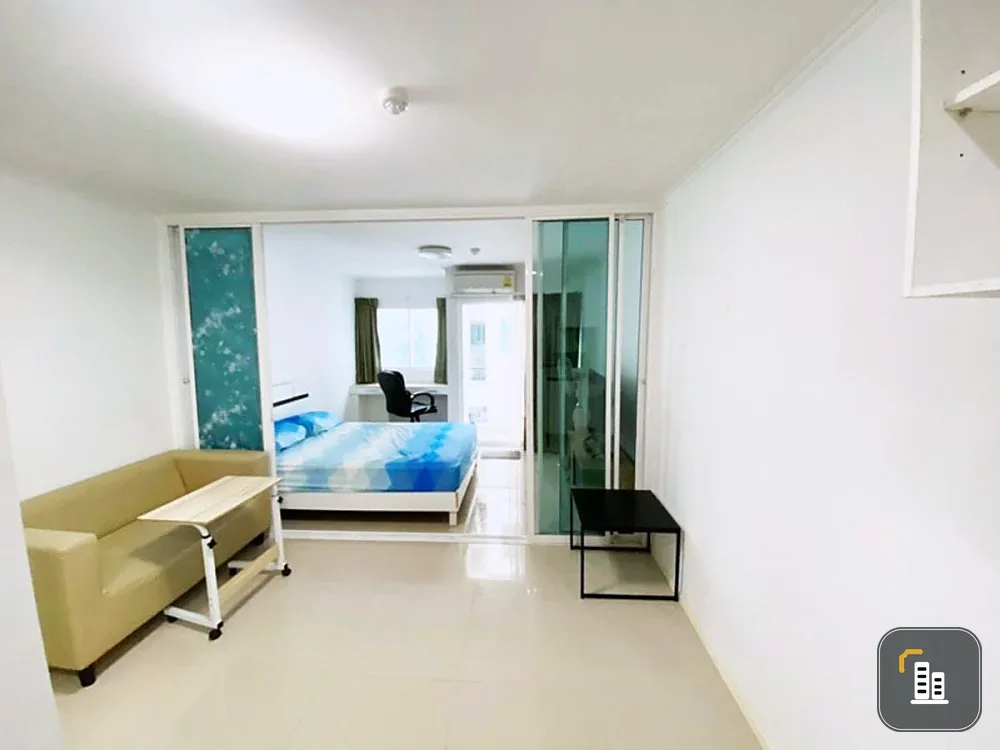 For sale: Notting Hill Sukhumvit 107, a lovely room on the 5th floor, fully furnished, with a view of the swimming pool. Reserve now!