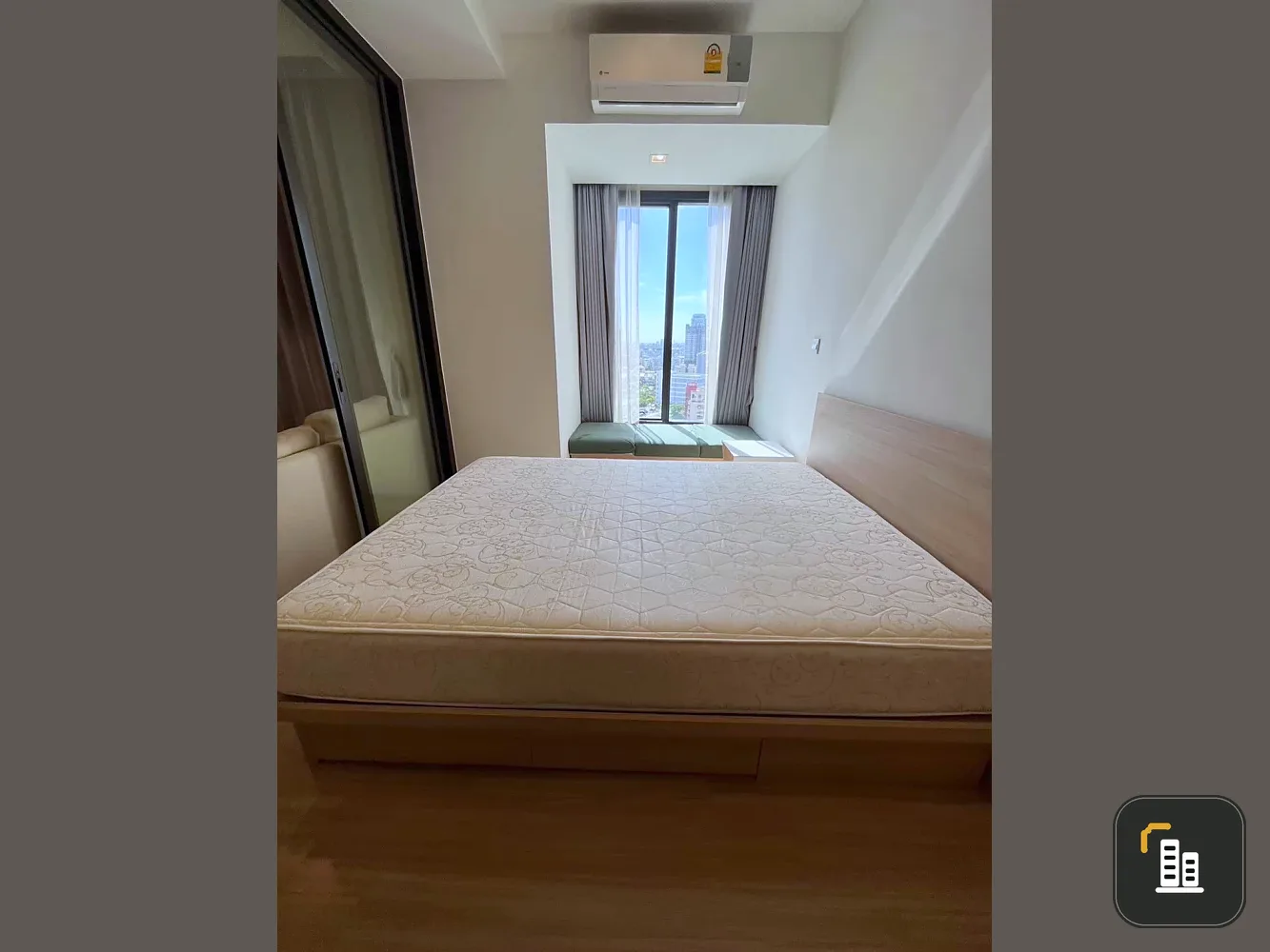 For rent!! Condo M Chatuchak, 15th floor, beautiful room, ready to move in. Great location, convenient transportation. Don't miss it!!