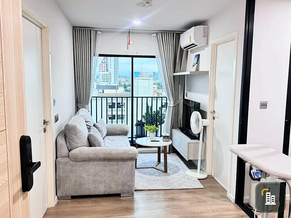 For sale: Ivory Ratchada 32, 8th floor, beautiful view, no buildings blocking, has a long balcony (from bedroom to living room), interested, reserve n