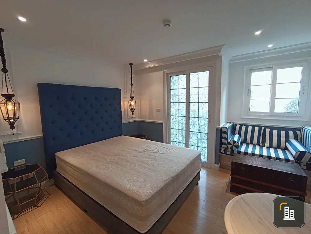 For rent: Seven Seas Cote d Azur, a nice room on the 3rd floor, fully furnished, hurry and reserve now!
